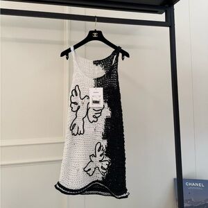🚩steal Authentic CHANEL Black and White Crochet Garment